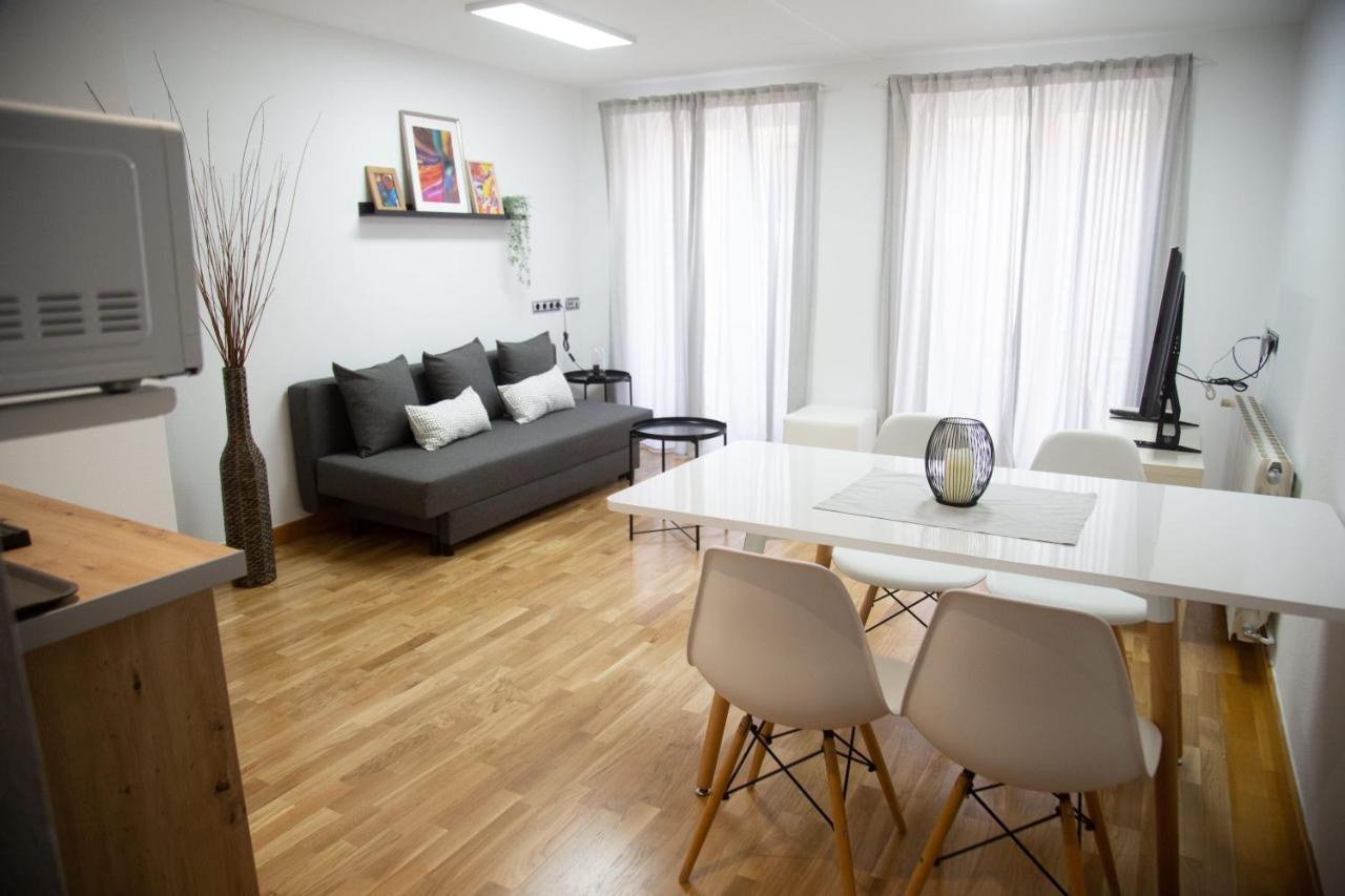 Elizabeth Towers Apartment Алманса Екстериор снимка